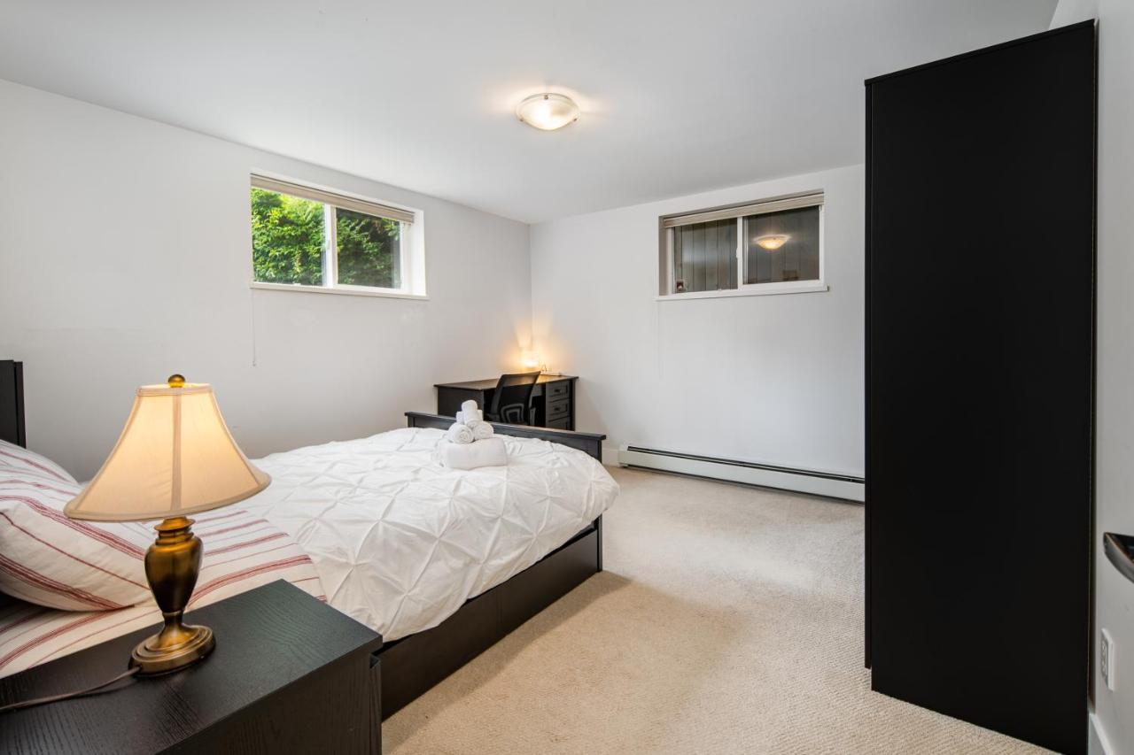 Gorgeous 4 Bedroom Garden Level Suite At Vancouver West & Ubc Eksteriør bilde