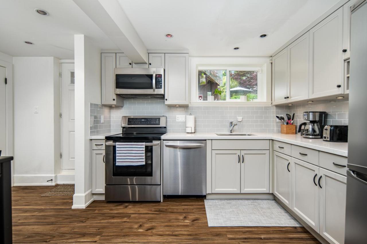 Gorgeous 4 Bedroom Garden Level Suite At Vancouver West & Ubc Eksteriør bilde