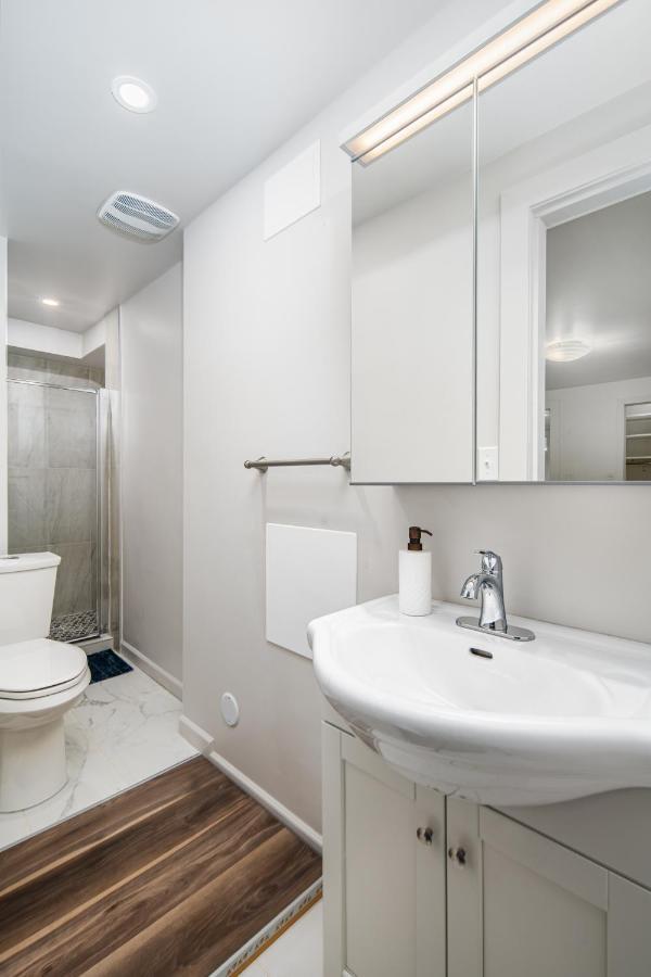 Gorgeous 4 Bedroom Garden Level Suite At Vancouver West & Ubc Eksteriør bilde
